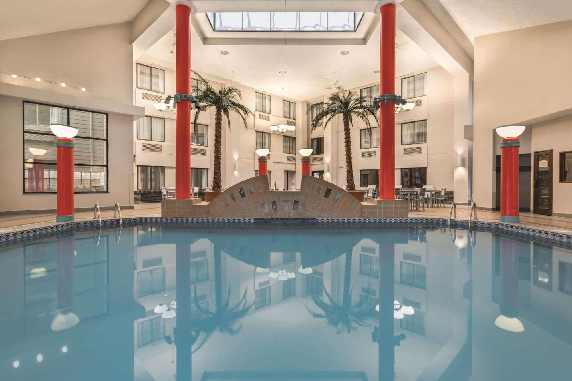 Country Inn & Suites By Radisson, Erie, Pa Kearsarge Dış mekan fotoğraf